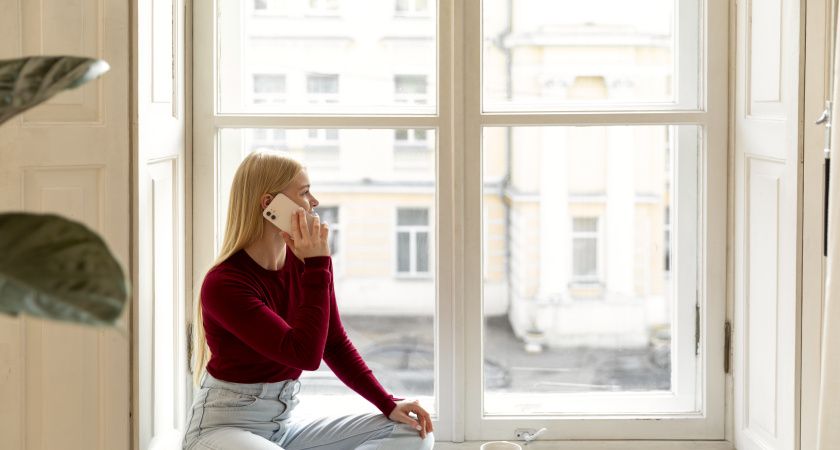 На окна ничего не клею и кондиционер не включаю: стащила идею у южан - дома свежо даже в дьявольскую жару