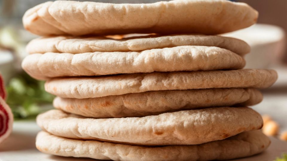 Божественный вкус и задорный хруст: «губки» на кефире пеку снова и снова — расходятся на ура