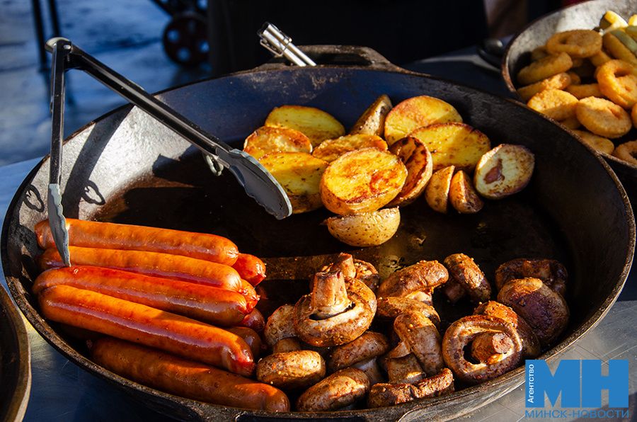 Вкусный праздник: Рождественская ярмарка в Минске снова в центре внимания