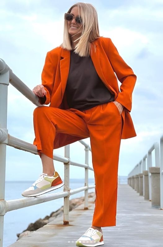 Стиль зрелости: как женщины старшего возраста создают гармоничные образы без потери комфорта