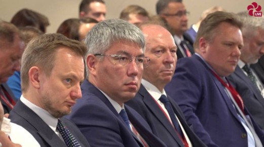 Председатель Народного Хурала Республики Бурятия Владимир Павлов принимает участие в XXVIII Петербургском международном экономическом форуме
