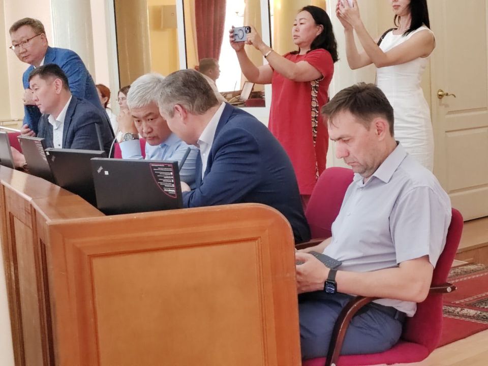 Председателя Счетной Палаты Бурятии будут лишать полномочий открытым голосованием