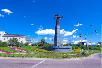 Глава Бурятии поздравил с Днем добровольного вхождения Бурятии в состав России