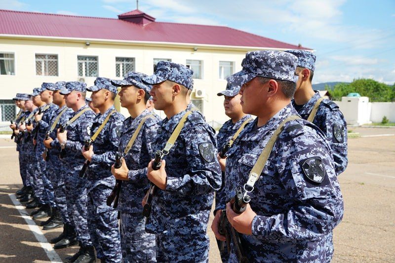 В Улан-Удэ 27 сотрудников вневедомственной охраны Росгвардии приняли присягу
