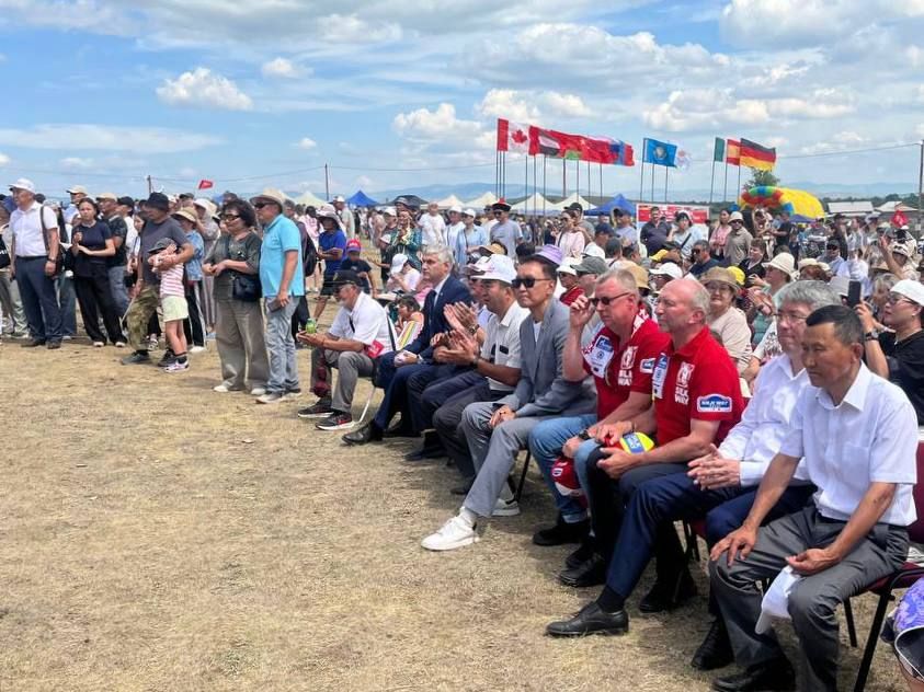 Председатель Комитета Народного Хурала Республики Бурятия по межрегиональным связям, национальным вопросам, молодежной политике, общественным и религиозным объединениям Виталий Лыгденов встречал сегодня в селенгинском улусе...