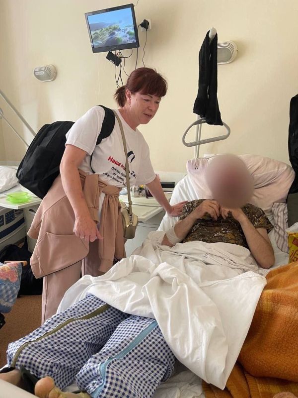 Депутат Народного Хурала Республики Бурятия, председатель регионального общественного совета партпроекта «Женское движение Единой России» Марина Рогачева совместно с волонтерами из Тарбагатайского района Ольгой Медведевой и...
