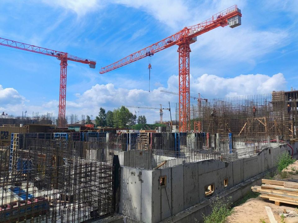 Стартовало возведение первого этажа