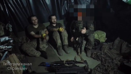 Штурмовики танкового соединения группировки &quot;Восток&quot; из Бурятии, которым мы помогаем, взяли в плен двух боевиков киевского режима на Южно-Донецком направлении