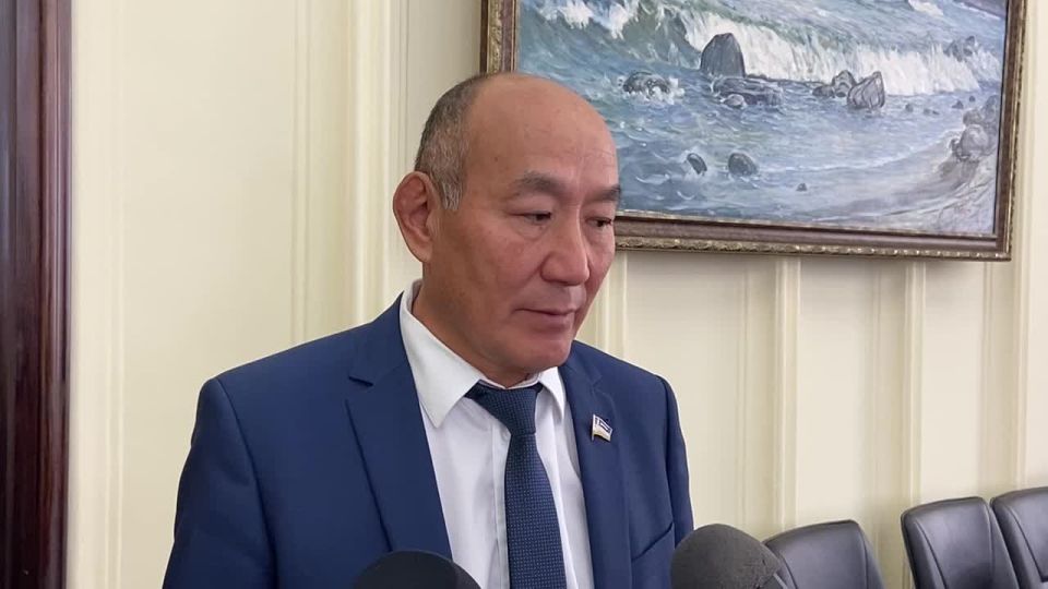 Мндэр нгэргэгдэhэн Арадай Хуралай Соведэй зблндэ соелой hлдэ болодог гэр байранууд тухай хуулиин улас дотор хэр бэеллэгдэжэ байhан тухай асуудал харагдаба