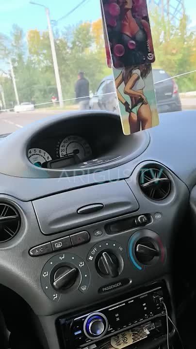 Нам пишут: Учебная машина столкнулась с «Кариной» на Лебедева