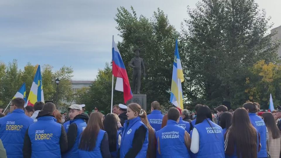 Заместитель председателя Комитета Народного Хурала по межрегиональным связям Баир Цыренов и заместитель председателя Комитета Народного Хурала по госустройству Жамбал-Жамсо Жанаев приняли участие в митинге, посвященном...