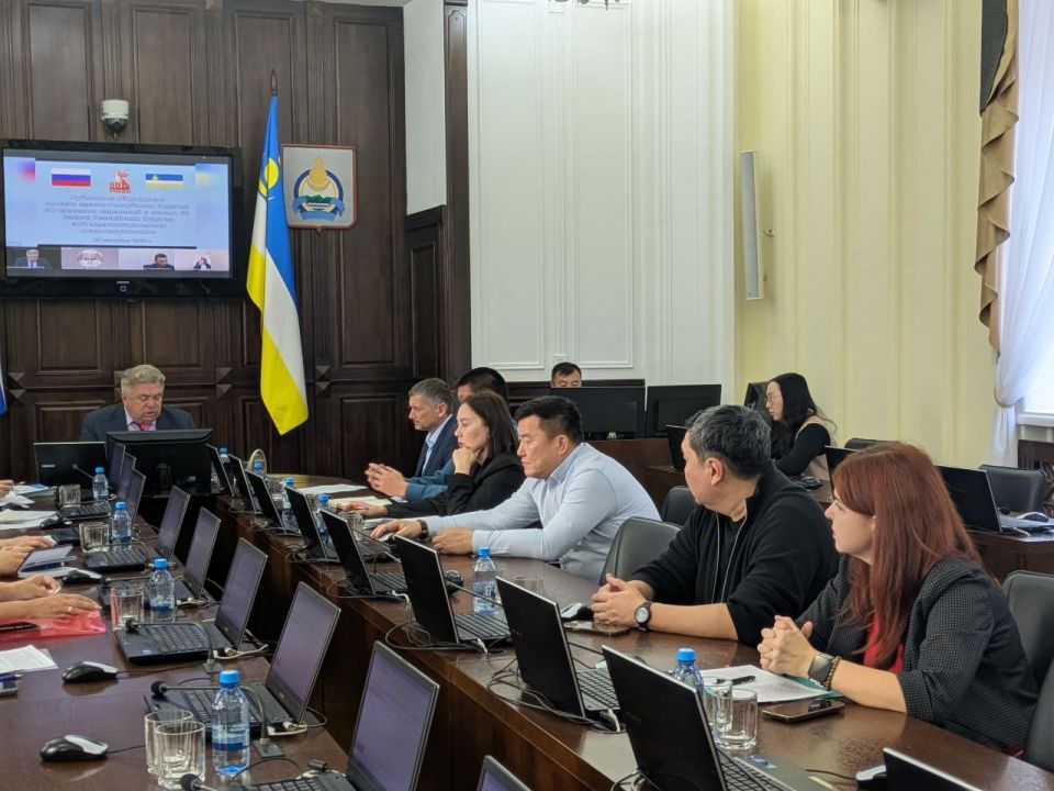 В Народном Хурале проходит публичное обсуждение проекта закона Республики Бурятия "О внесении изменений в стать 58 Закона Республики Бурятия" "Об административных правонарушениях"