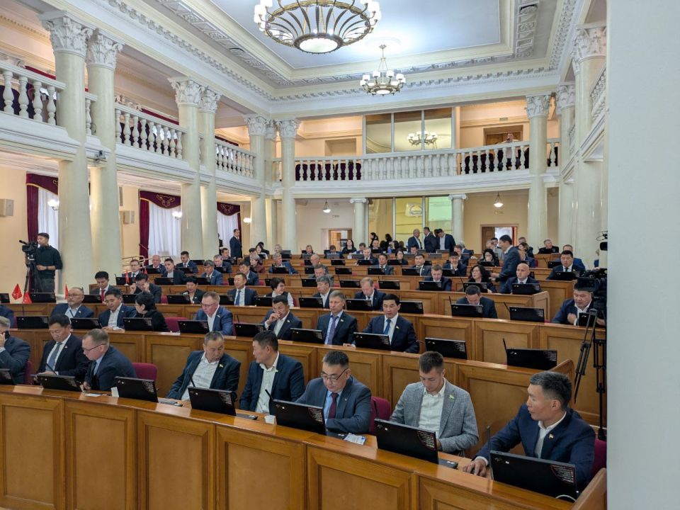 Изменен состав Конституционной комиссии