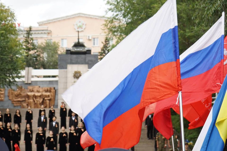 Сегодня отмечается День воссоединения Донбасса и Новороссии с Россией