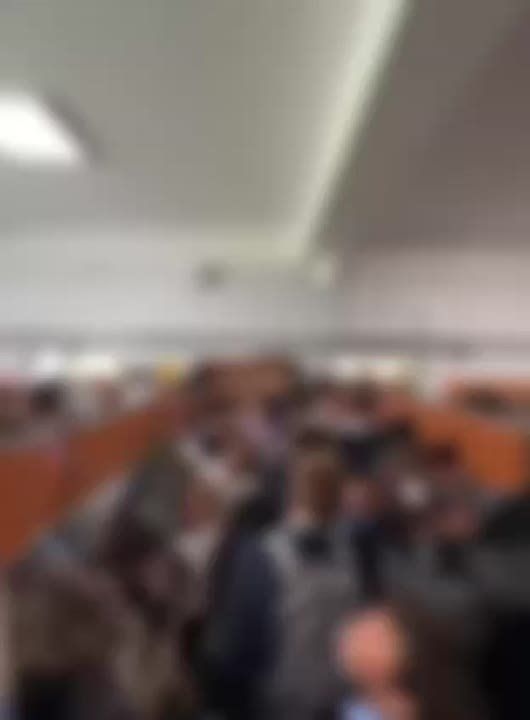 Сбой в работе столовой привел к большой школьной давке