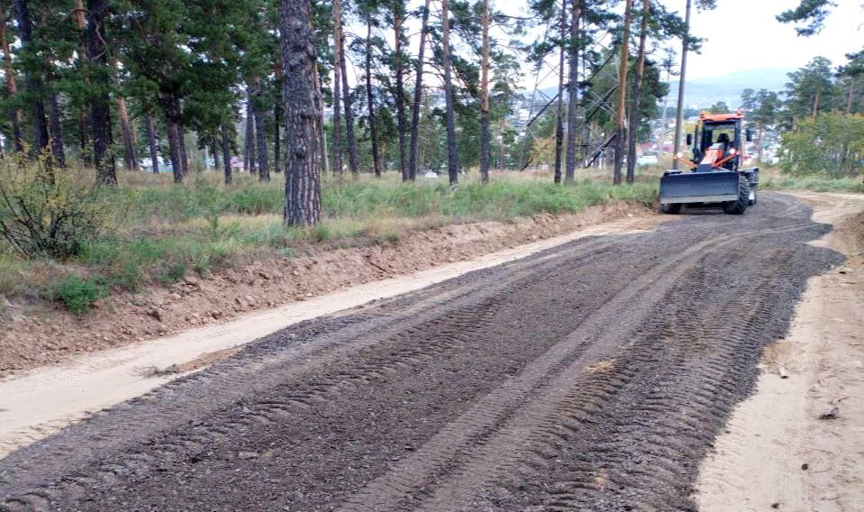 В Улан-Удэ продолжают грейдировать и отсыпать дороги