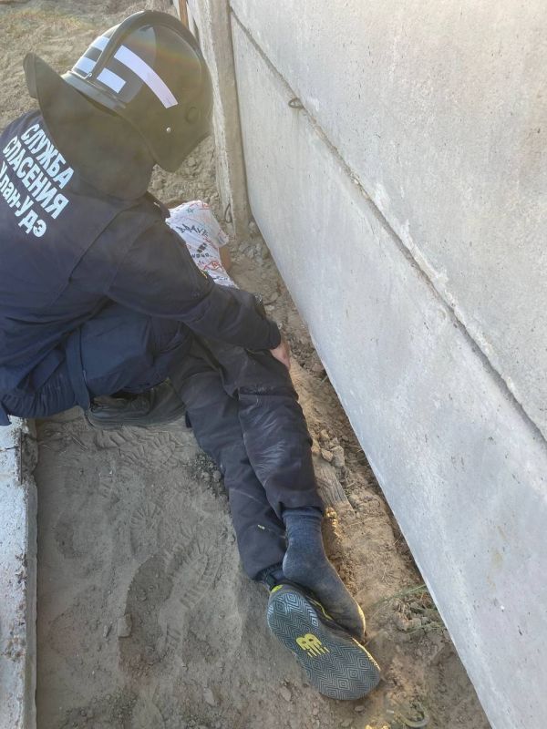 Ребенок получил перелом, застряв в бетонных блоках у школы в Улан-Удэ