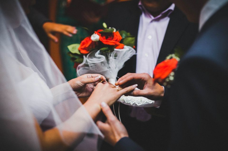 Психолог рассказала, сколько нужно встречаться до свадьбы