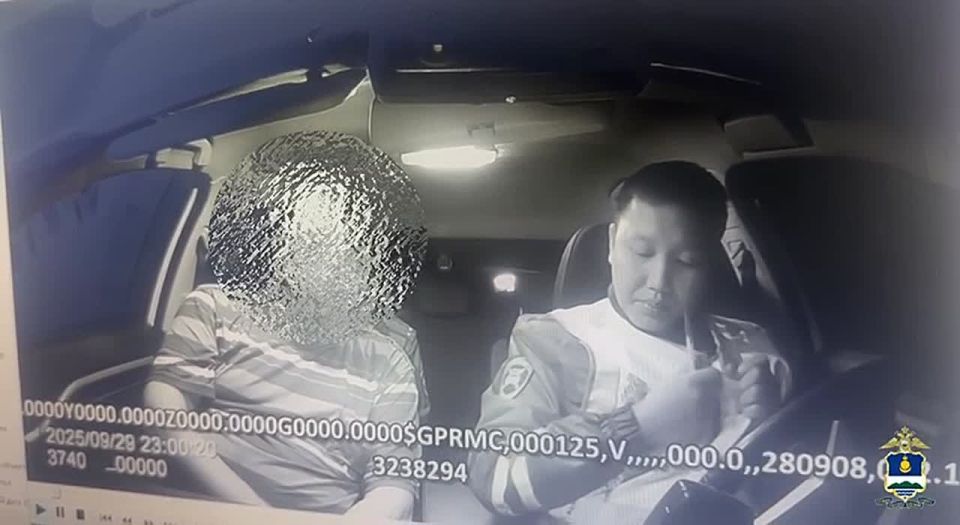 Пьяный водитель микроавтобуса пытался скрыться от сотрудников ДПС