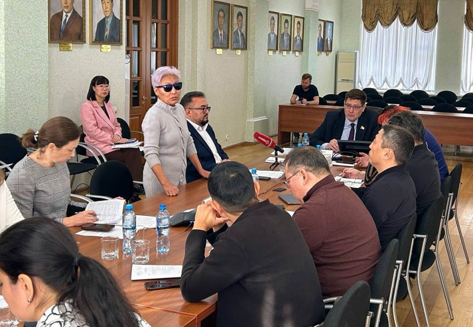 На прошедшем заседании комитета по социальной политике Горсовета Улан-Удэ был рассмотрено обращение Улан-Удэнского местного отделения Всероссийского общества слепых