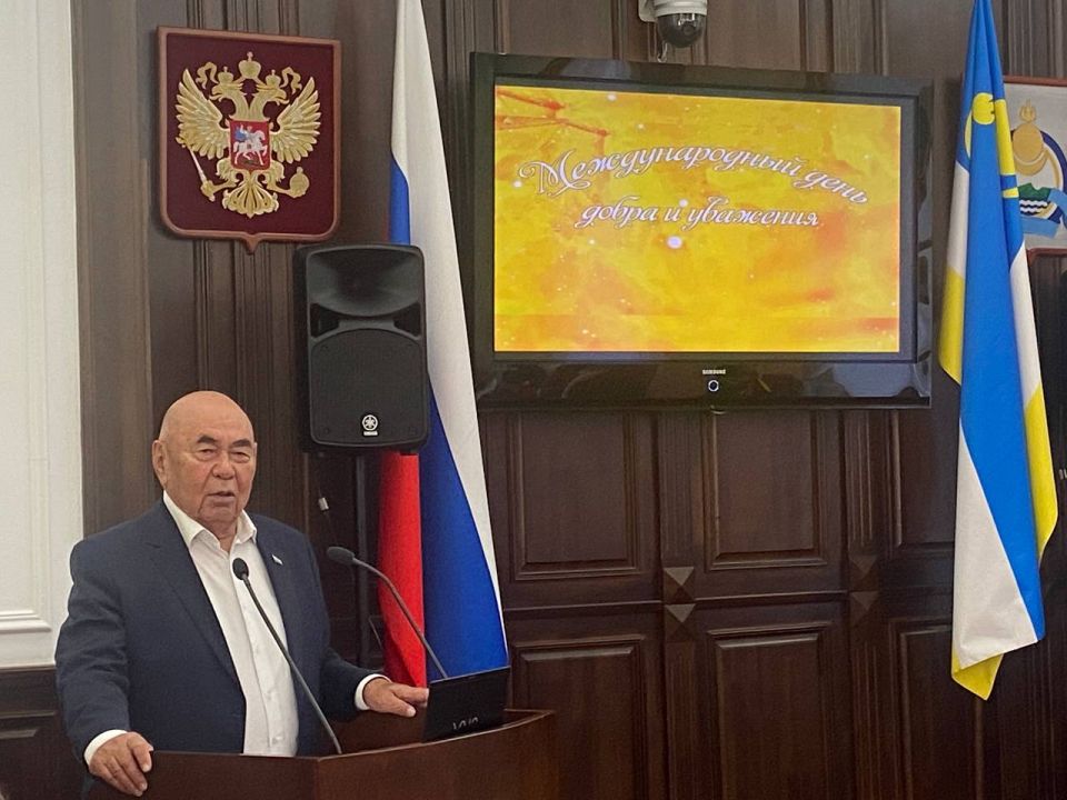 От лица ветеранов прозвучала песня «Душа моя слезинка в синеве» на стихи депутата Народного Хурала Республики Бурятия 2 и 3 созывов Константина Альбертовича Соболева
