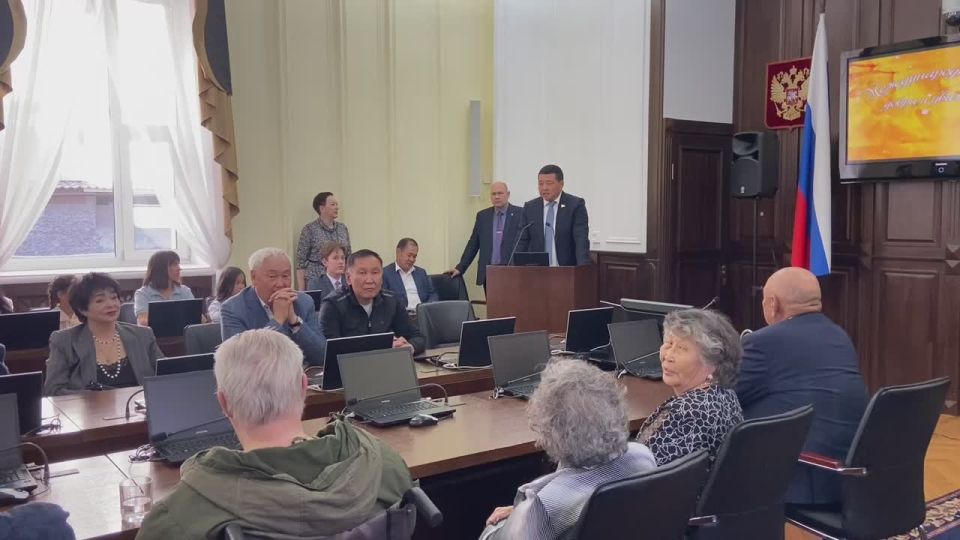 Сегодня Народный Хурал чествовал своих ветеранов
