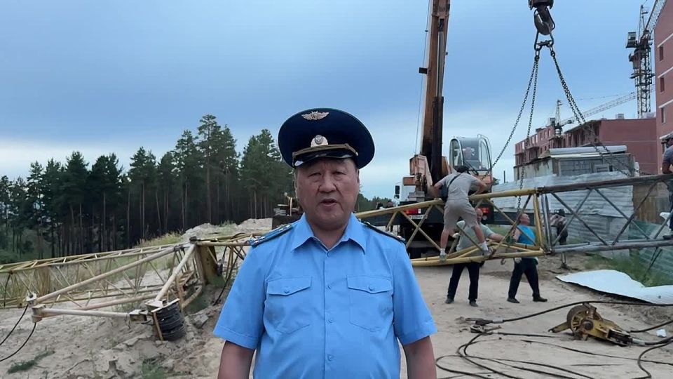Прокуратурой республики проведена проверка по фактам падения строительных кранов в 115 микрорайоне г. Улан-Удэ, произошедших в июле и августе 2025 года (