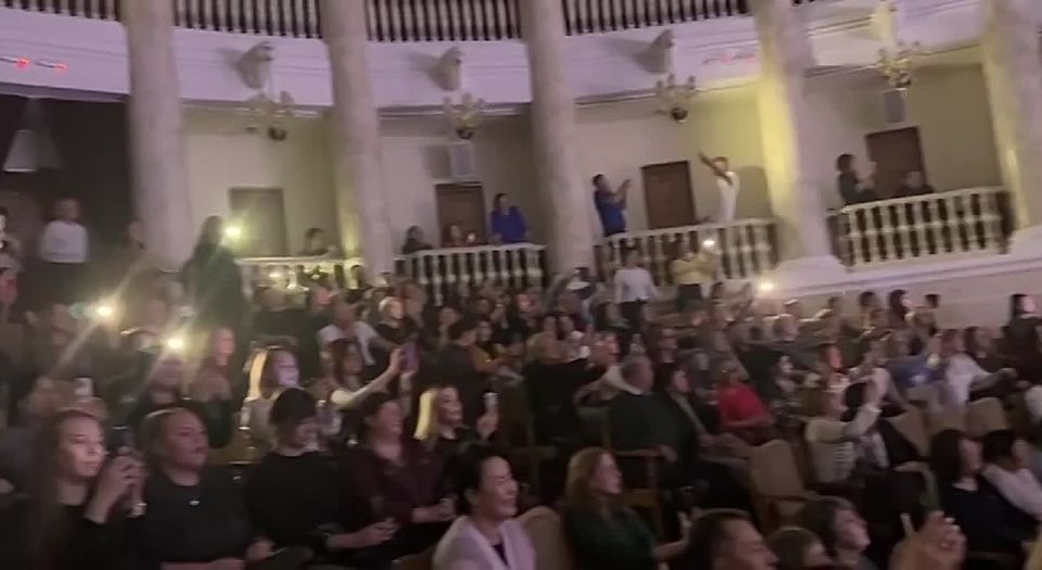 «Не плачь» пела Татьяна Буланова, но улан-удэнские поклонники не могли сдержать слез