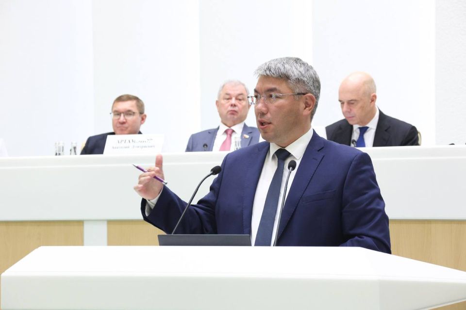 Глава Бурятии обратил внимание сенаторов на зарплаты и доходы жителей республики