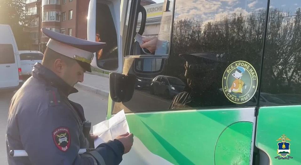 В Улан-Удэ сотрудники Госавтоинспекции проверили городской пассажирский транспорт