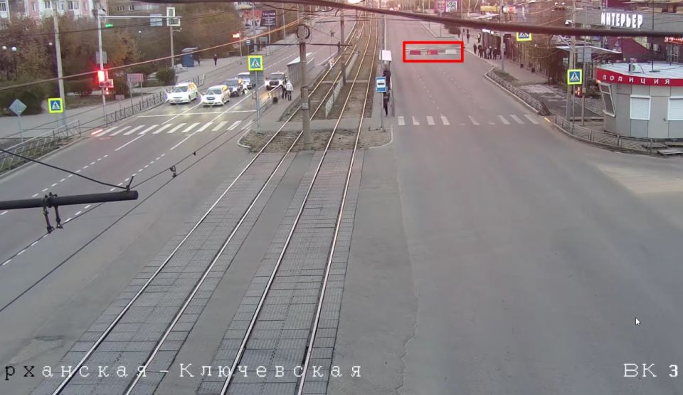 Ограничили движение на остановке «Юношеская библиотека»