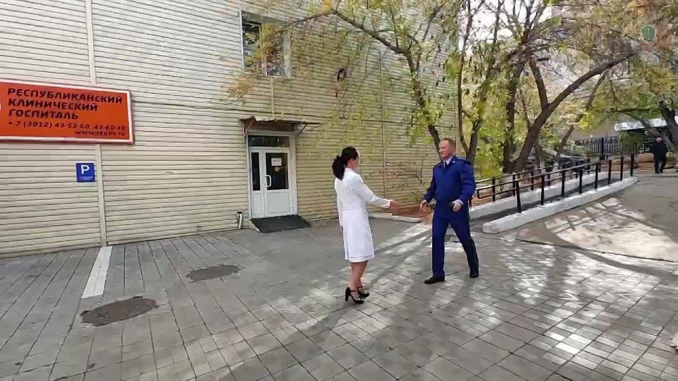 Прокурор республики провел личный прием в Республиканском клиническом госпитале для ветеранов войн