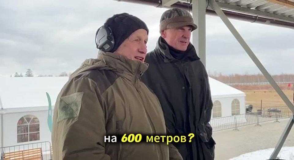 Главы ДФО вместе с Юрием Трутневым показали навыки стрельбы