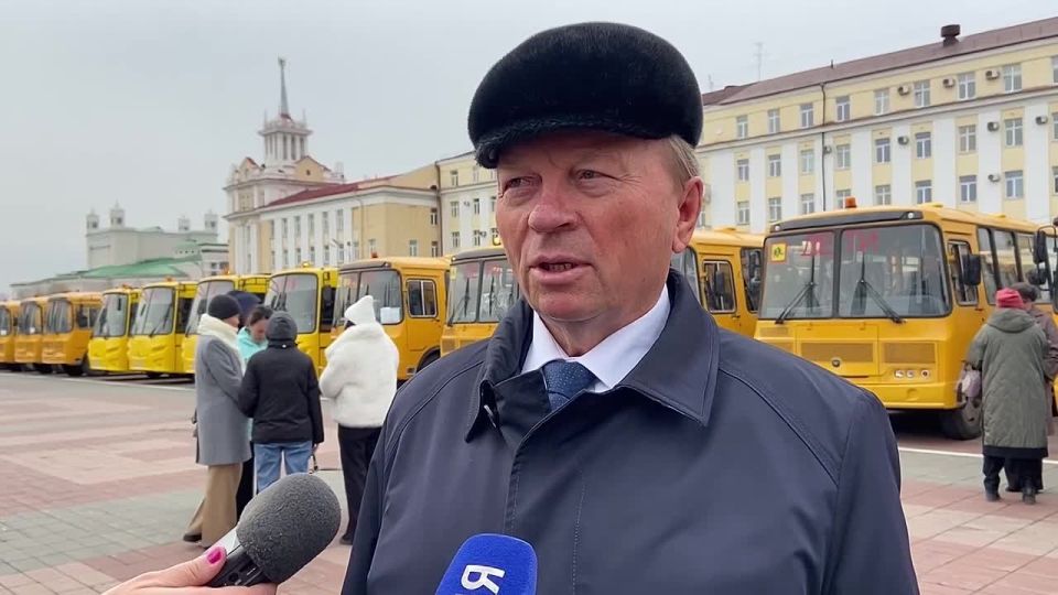 Мндэр Буряад Уласай hургуулинуудта шэб шэнэхэн автобусууд дамжуулагдаба
