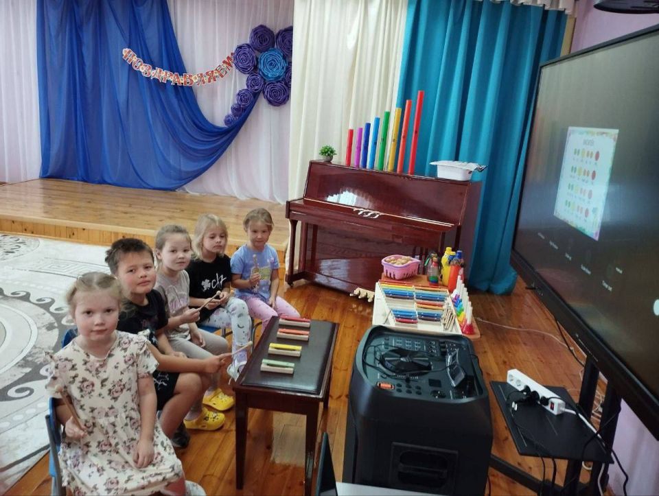 Уникальные музыкальные инструменты доставили в Бурятию из Санкт-Петербурга