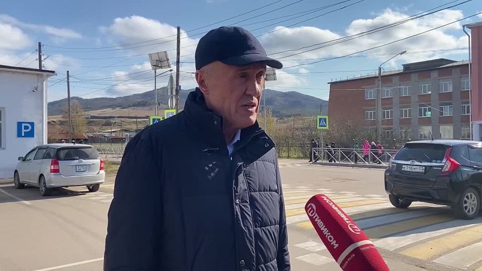 На встрече с депутатами глава поселения «Шалутское» Елена Мясникова просила содействия урегулировать вопрос с руководством железной дороги по выполнению противопожарных требований