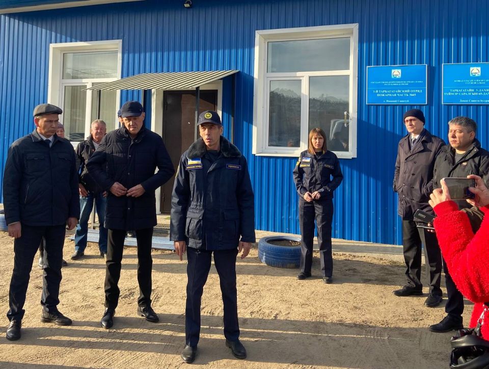 В Тарбагатайском районе сегодня состоялось выездное заседание Комитета по госустройству Народного Хурала под председательством Петра Мордовского