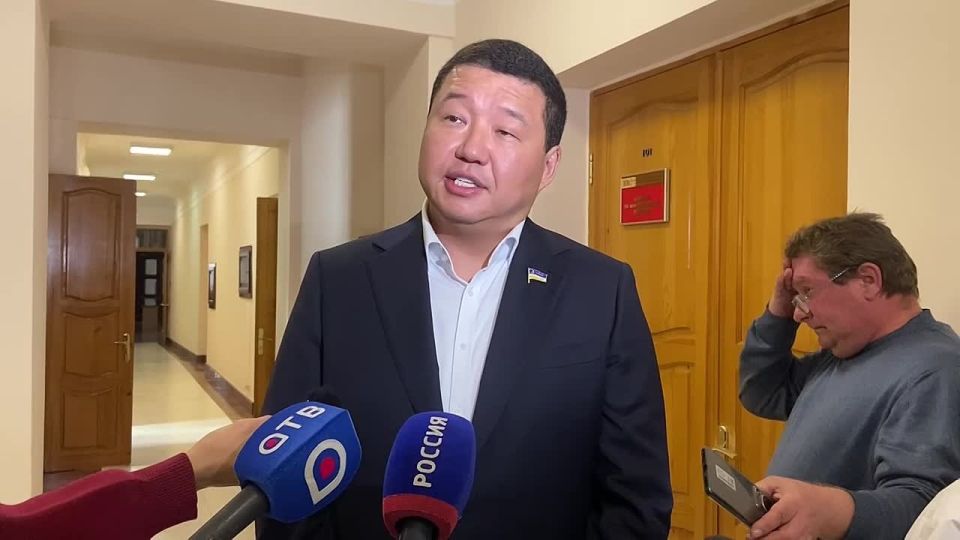 Председатель комитета по аграрной политике Народного Хурала Семен Матхеев комментируя по данному вопросу напомнил о том, что в советское время обрабатывалось порядка 700 тысяч гектаров земель