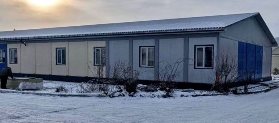 В селе Кырен Тункинского района завершают строительство новой модульной поликлиники