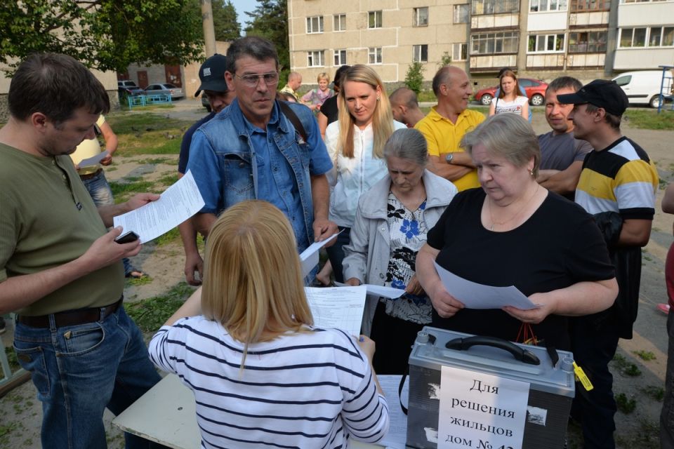 Необычная история: мужчина стал председателем совета дома без своего ведома и оказался в долгах