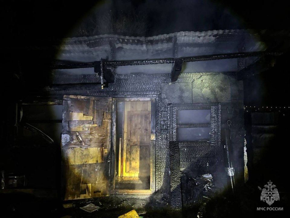 В Бурятии за сутки:. Пожарно-спасательные подразделения реагировали на 5 возгораний, из них в 3 случаях горел мусор