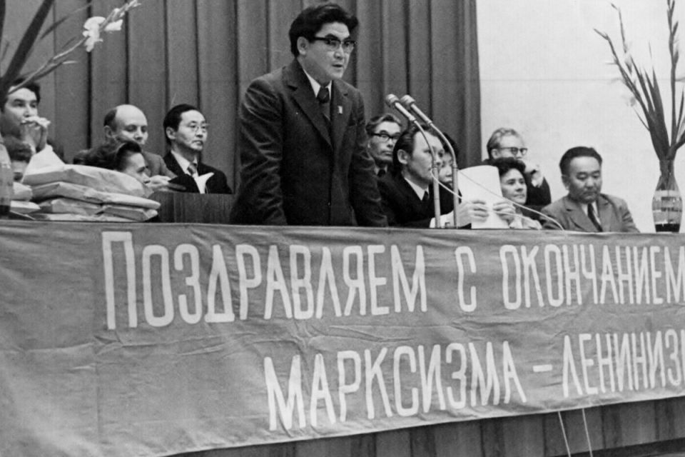 От солдата до министра: сенсационная биография выдающегося деятеля Бурятии Семена Ангапова