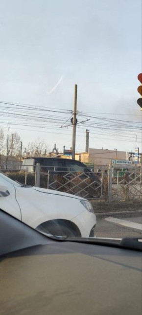 #АТВпишут Сегодня утром на Мегатитане заблудился автомобилист, он был так удивлён, наблюдая, как на него встречка едет