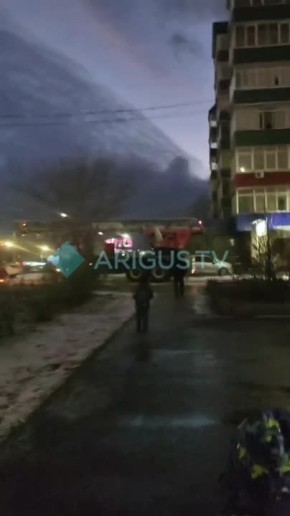 Нам пишут: мощный хлопок прозвучал на Ключевской, на 5 этаже выбило стекла