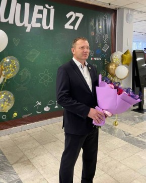 Сегодня отметил знаменательную дату и Лицей № 27 г. Улан-Удэ. С 35-летием со дня образования муниципального автономного общеобразовательного учреждения педагогов и учащихся поздравил председатель Комитета Народного Хурала по...