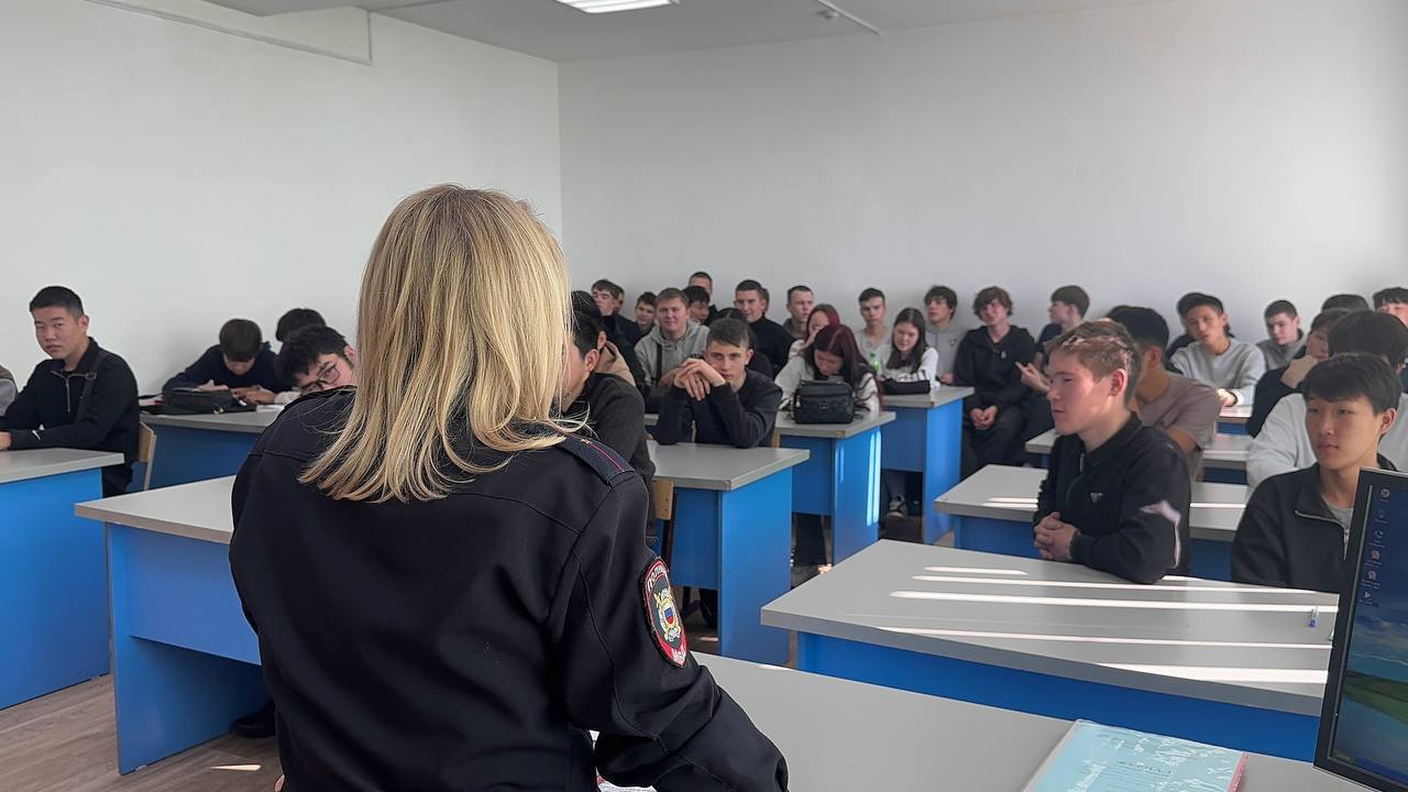 В Улан-Удэ инспекторы ПДН поучаствовали в республиканской акции «Месячник безопасности» В Улан-Удэ инспекторы ПДН поучаствовали в республиканской акции «Месячник безопасности»