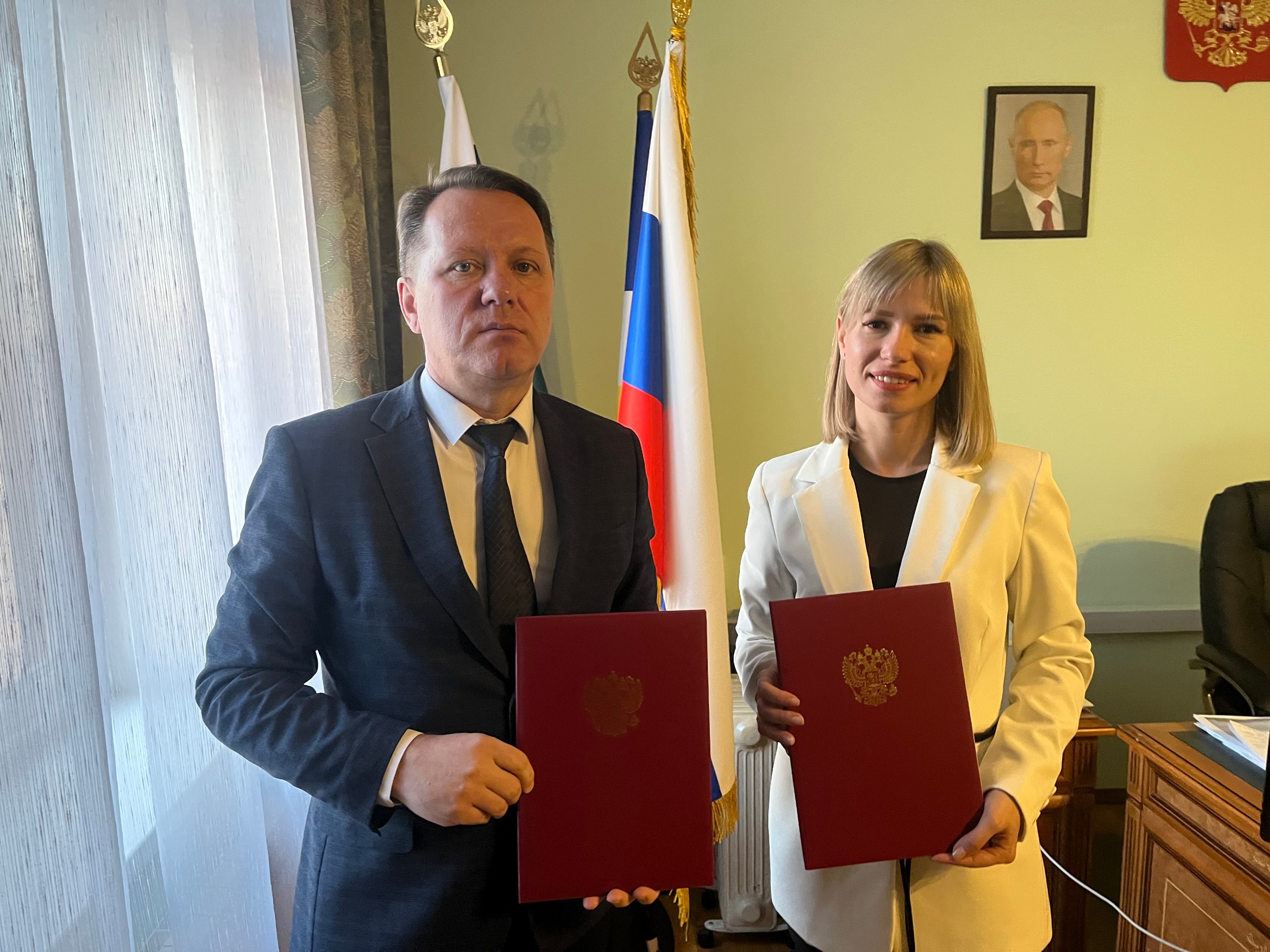 Состоялась рабочая встреча руководителя следственного управления с Уполномоченным по правам ребенка в Республике Бурятия Состоялась рабочая встреча руководителя следственного управления с Уполномоченным по правам ребенка в Республике Бурятия