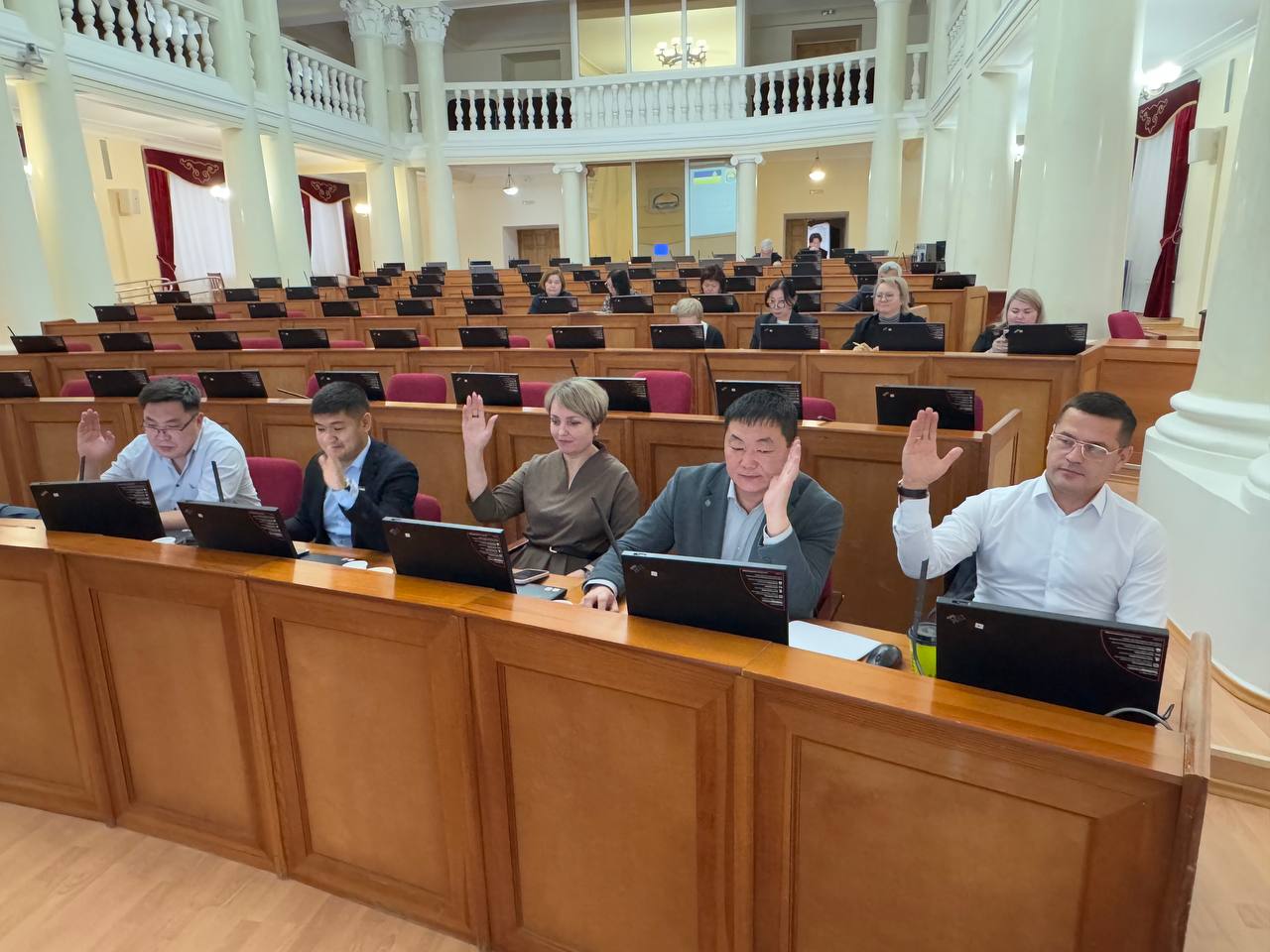 Два законопроекта депутатами одобрены со сноской на мнение профильного комитета Два законопроекта депутатами одобрены со сноской на мнение профильного комитета