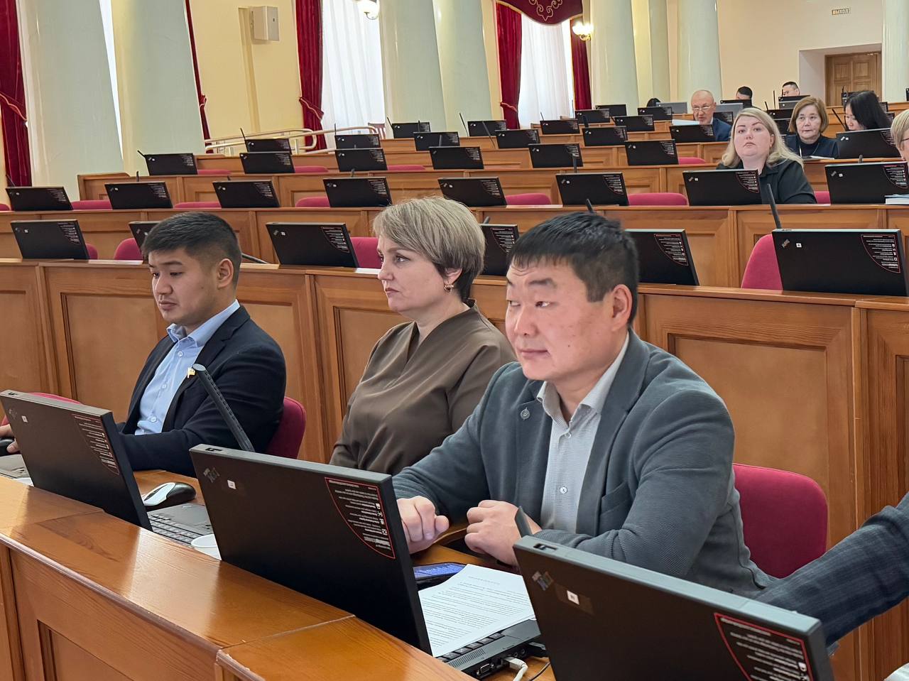 Два законопроекта депутатами одобрены со сноской на мнение профильного комитета Два законопроекта депутатами одобрены со сноской на мнение профильного комитета