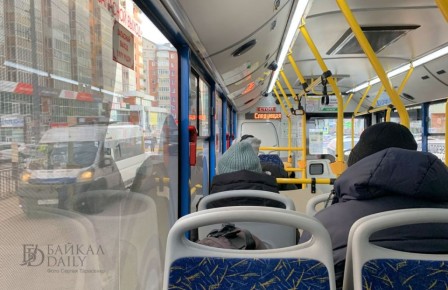 Жителям Бурятии советуют держать дистанцию в общественном транспорте